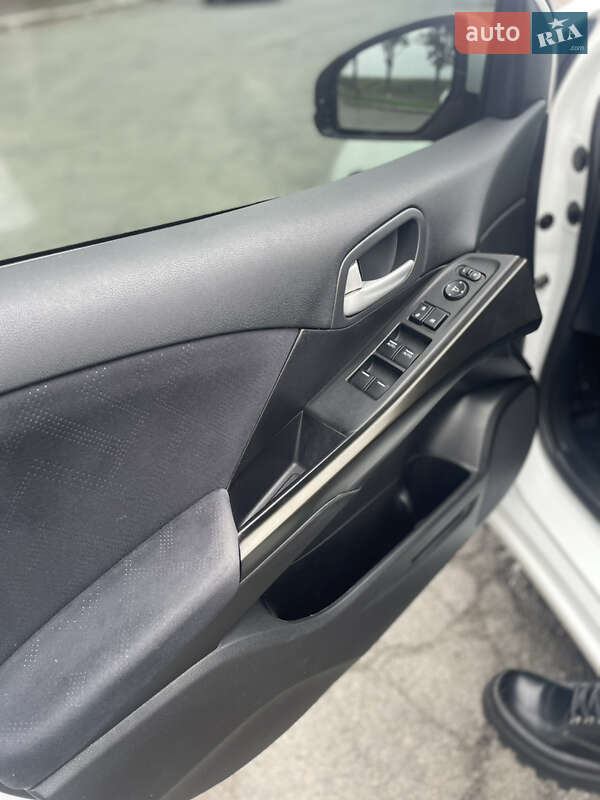 Хэтчбек Honda Civic 2012 в Владимире фото 17 Хэтчбек Honda Civic 2012 в Владимире