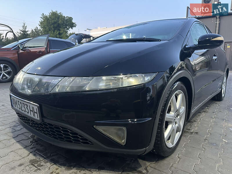 Хэтчбек Honda Civic 2008 в Житомире