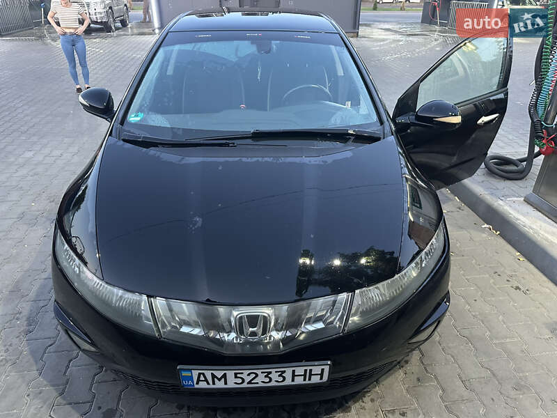 Хэтчбек Honda Civic 2008 в Житомире