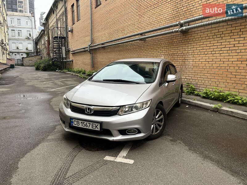 Седан Honda Civic 2012 в Киеве