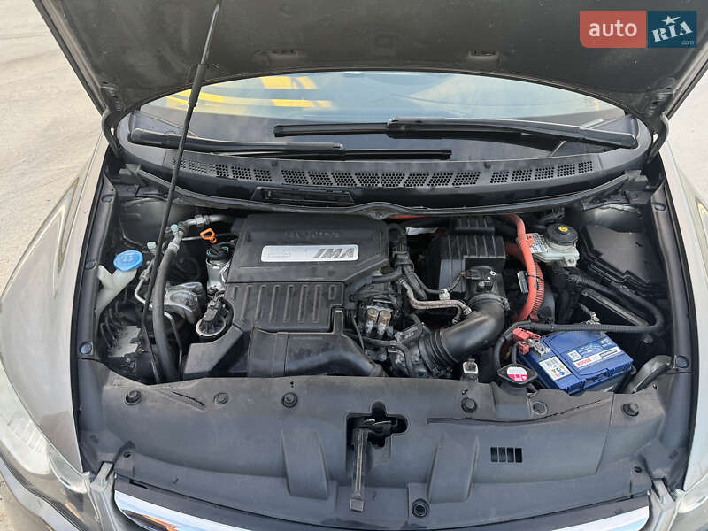 Седан Honda Civic 2006 в Коростене
