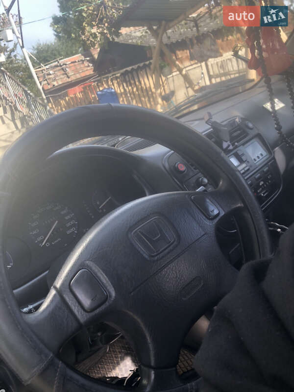 Седан Honda Civic 1998 в Ужгороде