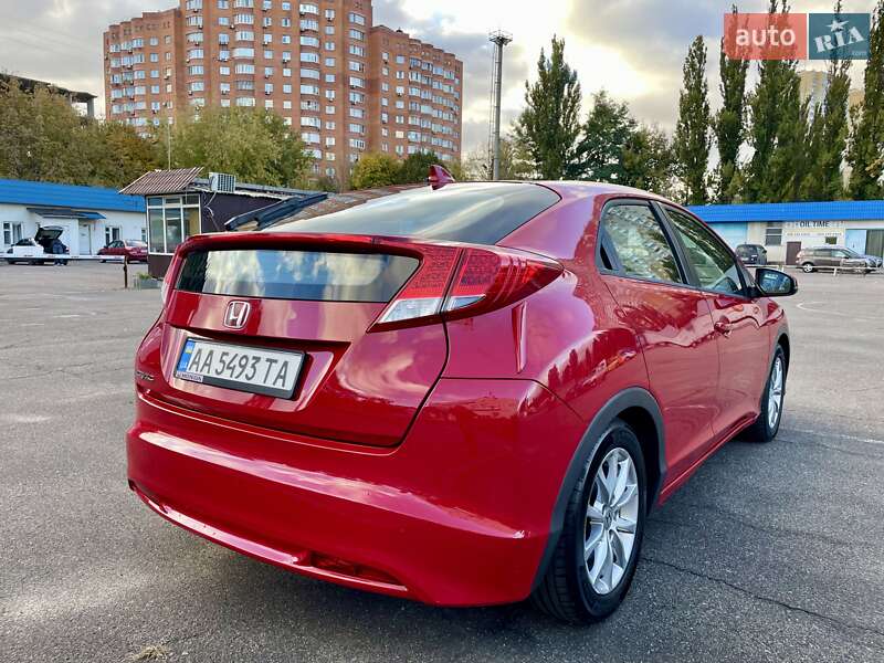 Хэтчбек Honda Civic 2013 в Киеве