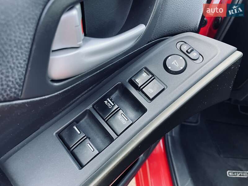 Хэтчбек Honda Civic 2013 в Киеве