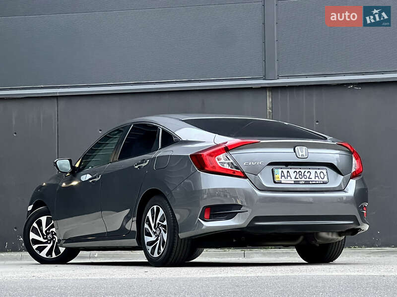 Седан Honda Civic 2018 в Киеве