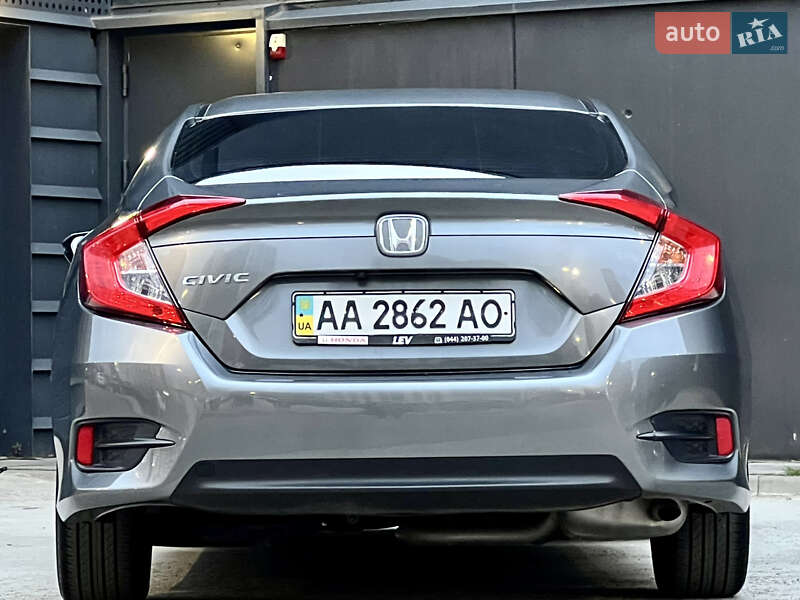Седан Honda Civic 2018 в Киеве