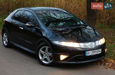 Хэтчбек Honda Civic 2006 в 
