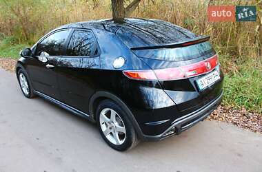 Хэтчбек Honda Civic 2006 в 