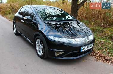 Хэтчбек Honda Civic 2006 в 