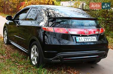 Хэтчбек Honda Civic 2006 в 
