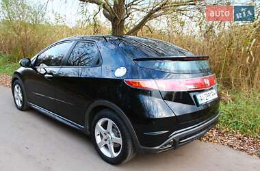 Хэтчбек Honda Civic 2006 в 
