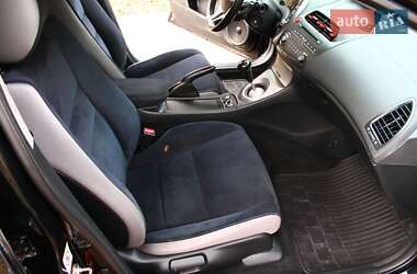 Хэтчбек Honda Civic 2006 в 