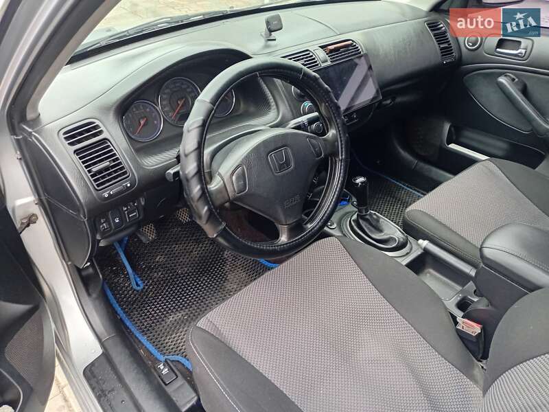 Седан Honda Civic 2004 в Одессе