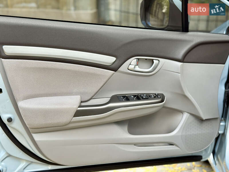 Седан Honda Civic 2012 в Киеве фото 29 Седан Honda Civic 2012 в Киеве
