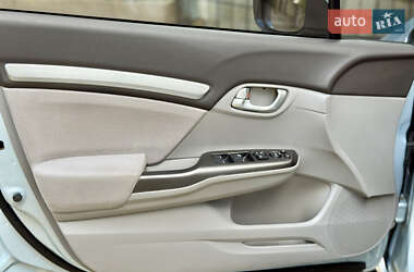 Седан Honda Civic 2012 в  фото 29 Седан Honda Civic 2012 в