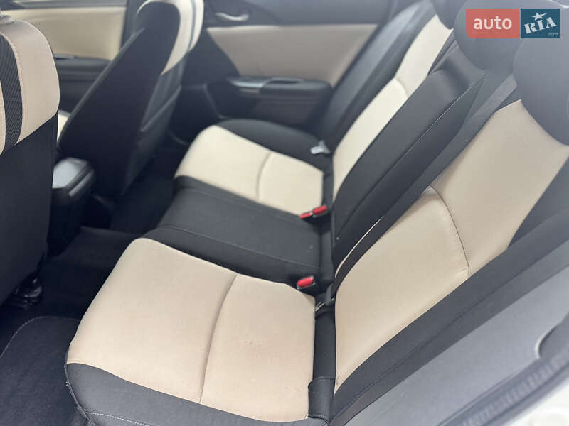 Хэтчбек Honda Civic 2017 в Киеве фото 16 Хэтчбек Honda Civic 2017 в Киеве
