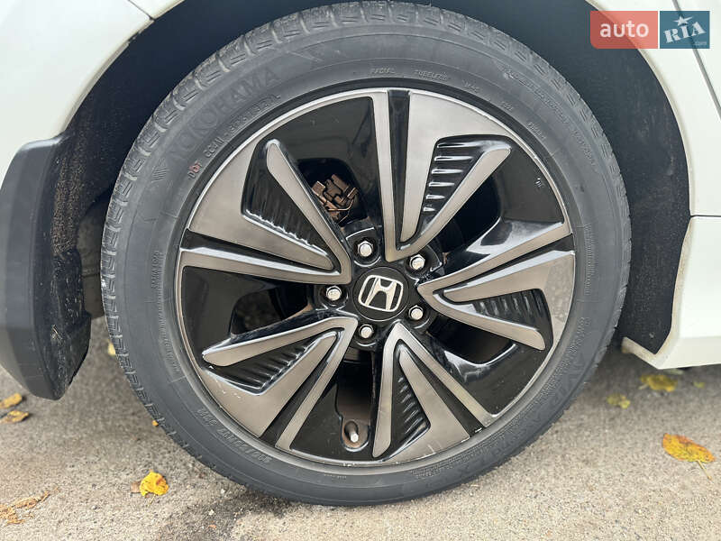Хэтчбек Honda Civic 2017 в Киеве фото 24 Хэтчбек Honda Civic 2017 в Киеве