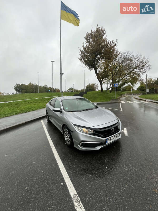 Седан Honda Civic 2018 в Киеве фото 10 Седан Honda Civic 2018 в Киеве