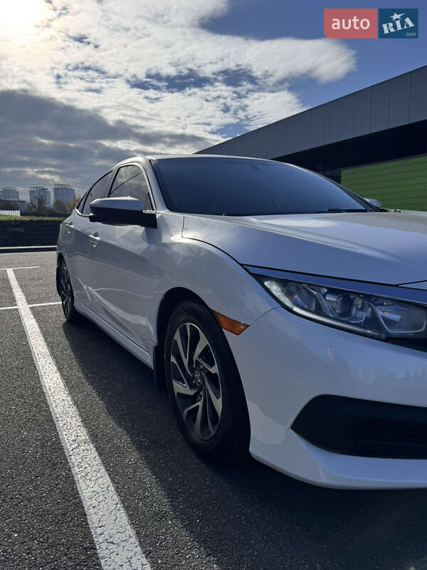 Седан Honda Civic 2017 в Киеве фото 6 Седан Honda Civic 2017 в Киеве