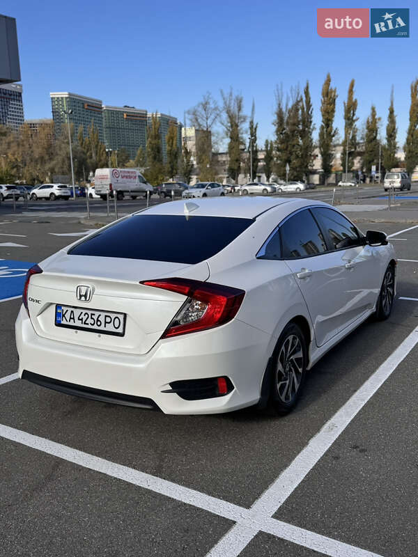Седан Honda Civic 2017 в Киеве фото 12 Седан Honda Civic 2017 в Киеве