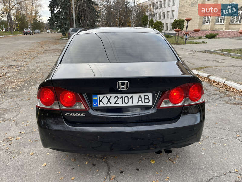 Седан Honda Civic 2006 в Чутовому