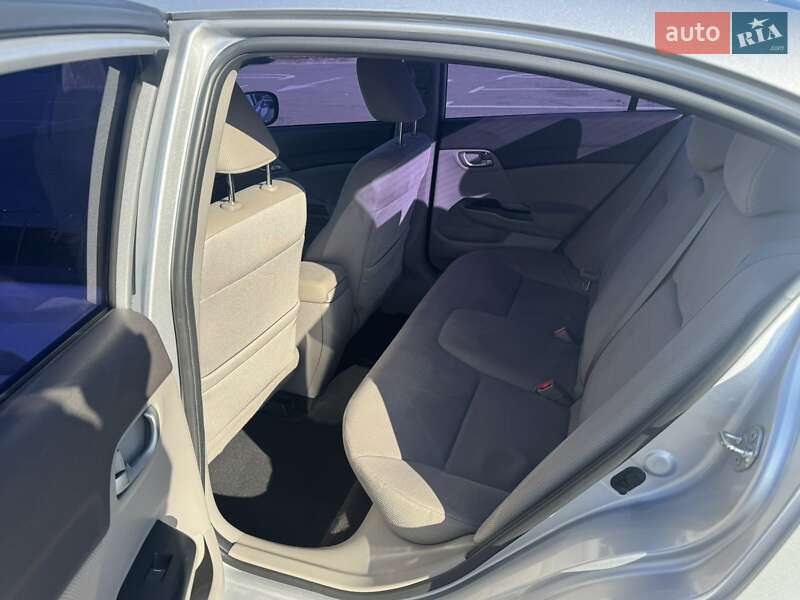 Седан Honda Civic 2012 в Киеве фото 10 Седан Honda Civic 2012 в Киеве