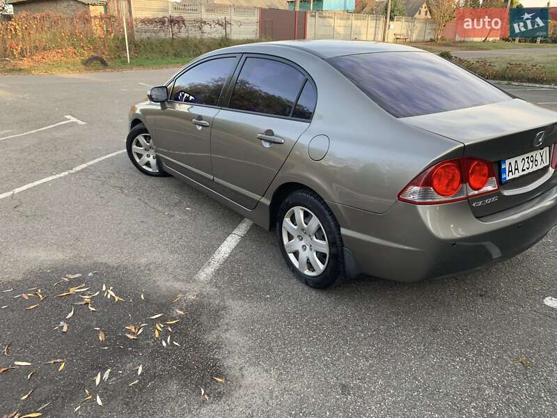 Седан Honda Civic 2007 в Киеве