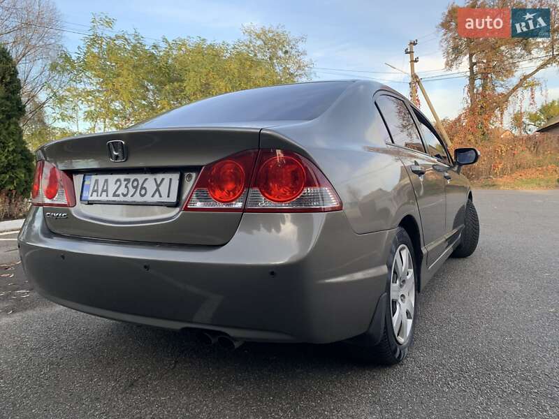Седан Honda Civic 2007 в Киеве
