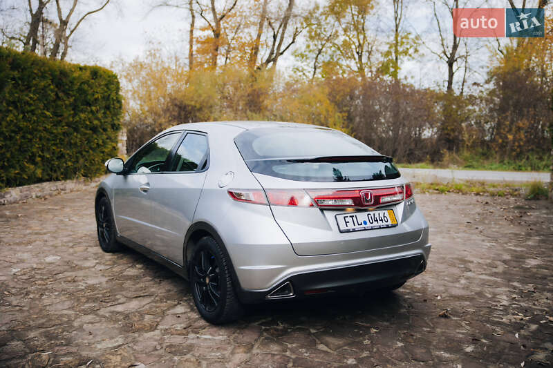 Хэтчбек Honda Civic 2010 в Бучаче