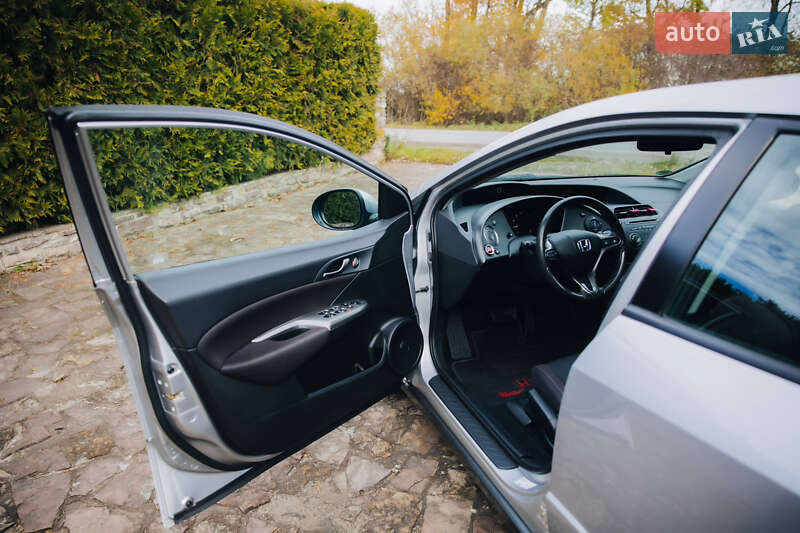 Хэтчбек Honda Civic 2010 в Бучаче