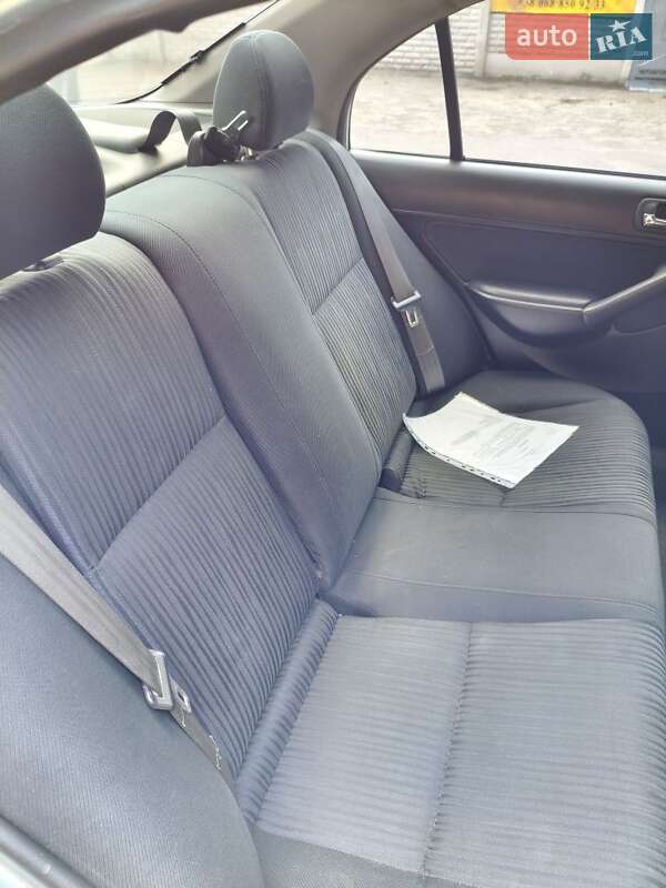 Седан Honda Civic 2004 в Царичанке