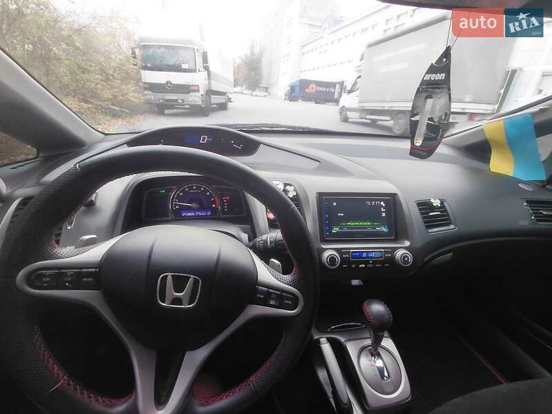 Седан Honda Civic 2008 в Днепре