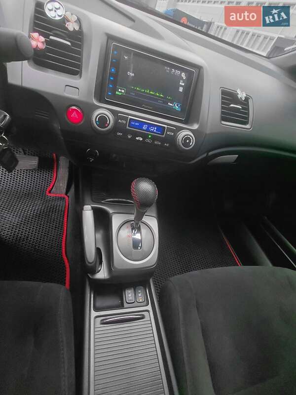 Седан Honda Civic 2008 в Днепре