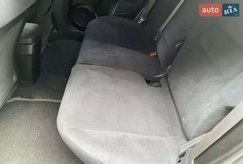 Хэтчбек Honda Civic 2008 в Могилев-Подольске фото 4 Хэтчбек Honda Civic 2008 в Могилев-Подольске