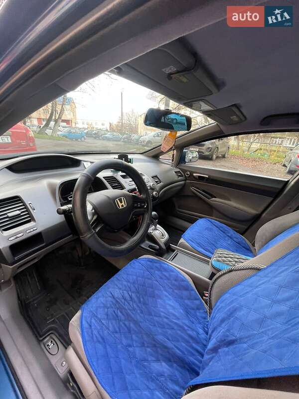 Седан Honda Civic 2007 в Черновцах