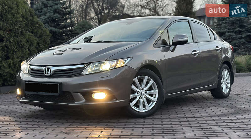 Седан Honda Civic 2012 в Днепре