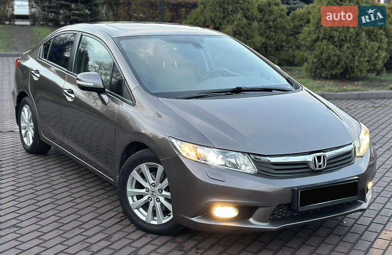 Седан Honda Civic 2012 в Днепре