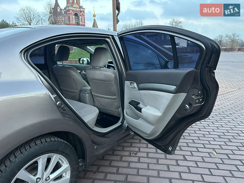 Седан Honda Civic 2012 в Днепре