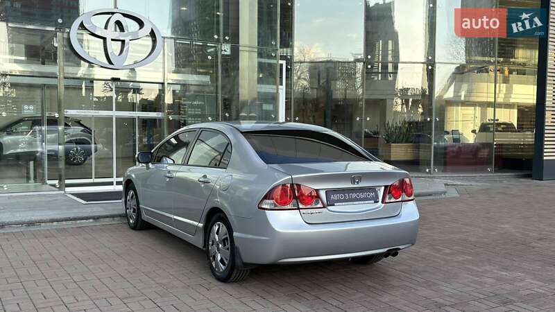 Седан Honda Civic 2008 в Киеве