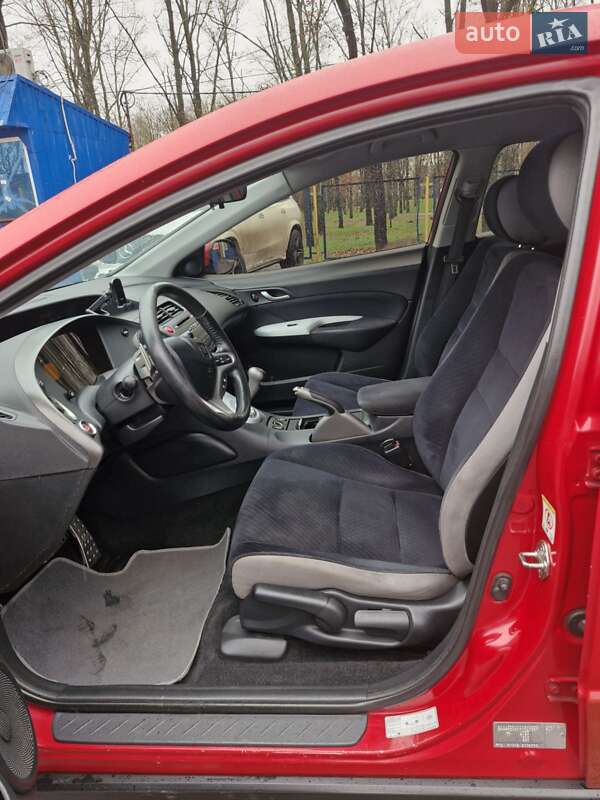 Хэтчбек Honda Civic 2007 в Николаеве фото 11 Хэтчбек Honda Civic 2007 в Николаеве