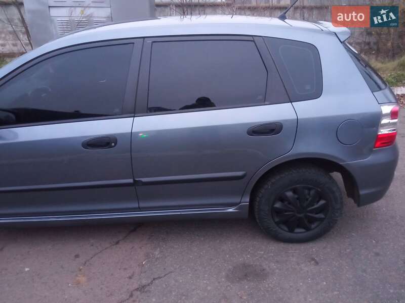 Хэтчбек Honda Civic 2004 в Ровно