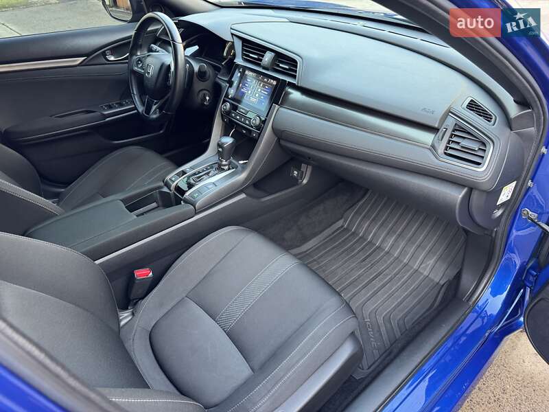 Хэтчбек Honda Civic 2018 в Харькове