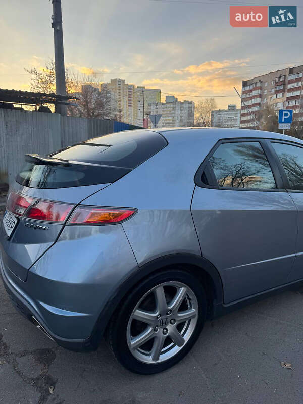 Хэтчбек Honda Civic 2007 в Киеве
