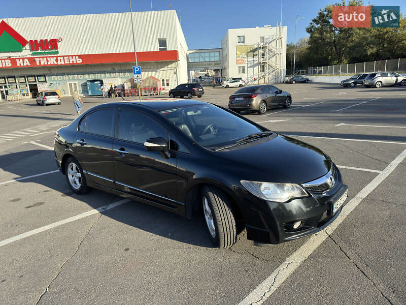 Седан Honda Civic 2010 в Днепре