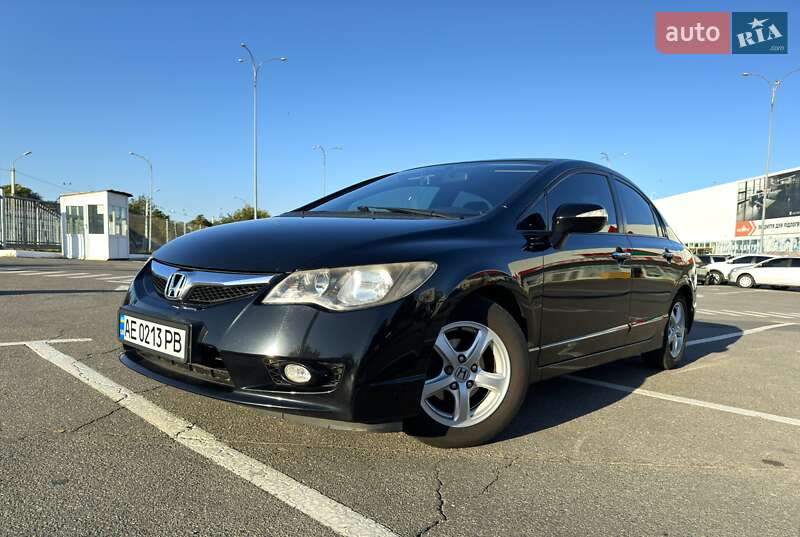 Седан Honda Civic 2010 в Днепре