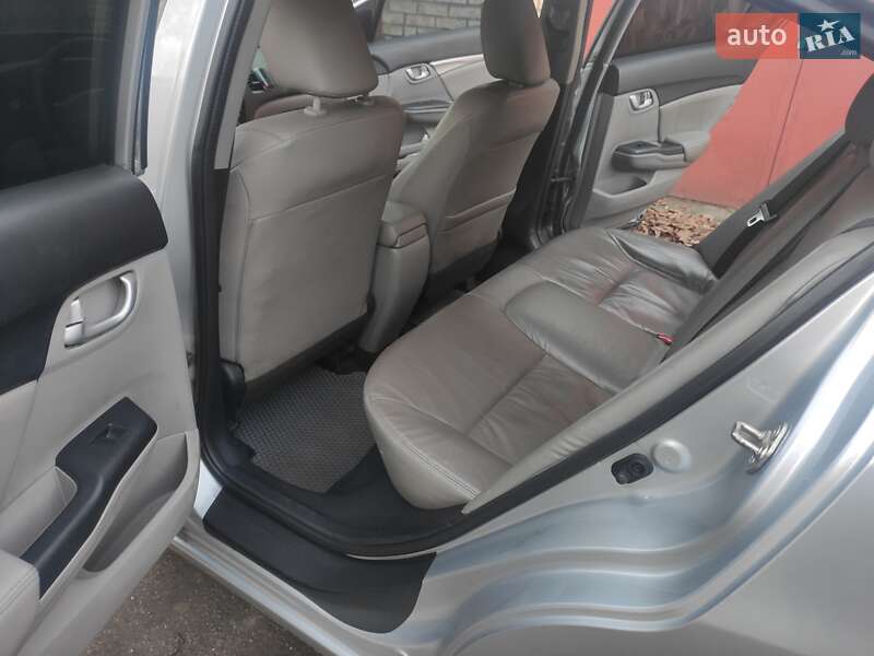 Седан Honda Civic 2014 в Киеве фото 12 Седан Honda Civic 2014 в Киеве