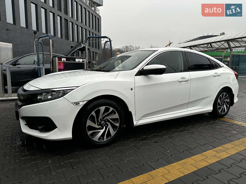 Седан Honda Civic 2017 в Киеве