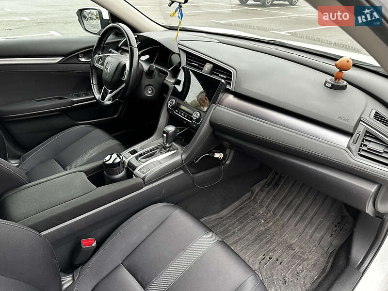 Седан Honda Civic 2017 в Киеве