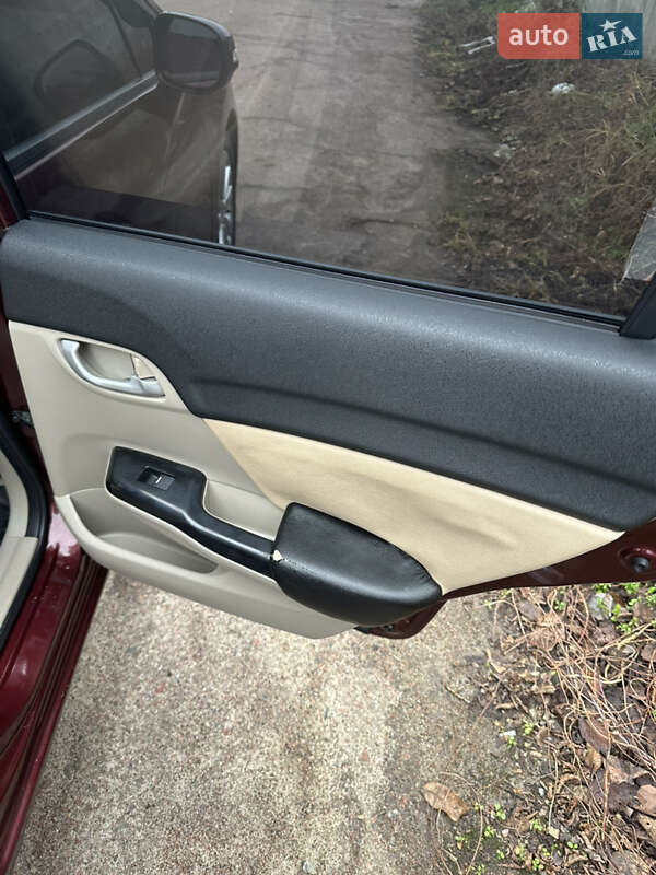 Седан Honda Civic 2012 в Чернігові