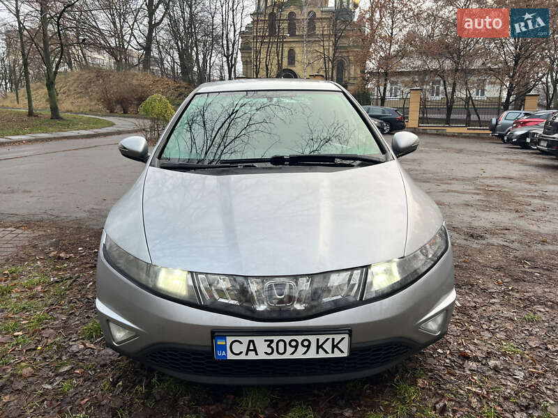 Хэтчбек Honda Civic 2007 в Киеве